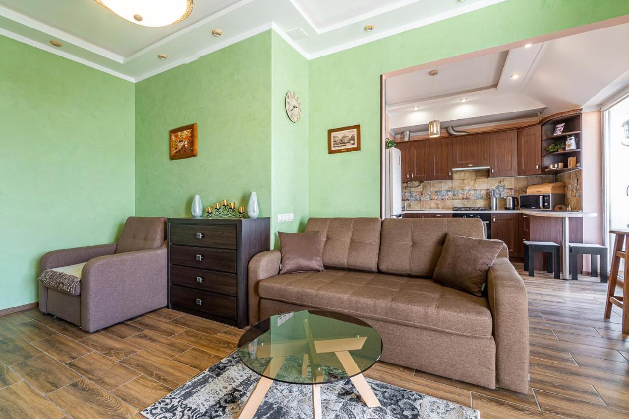 Apartments “U Prawnika” Lviv Exteriör bild