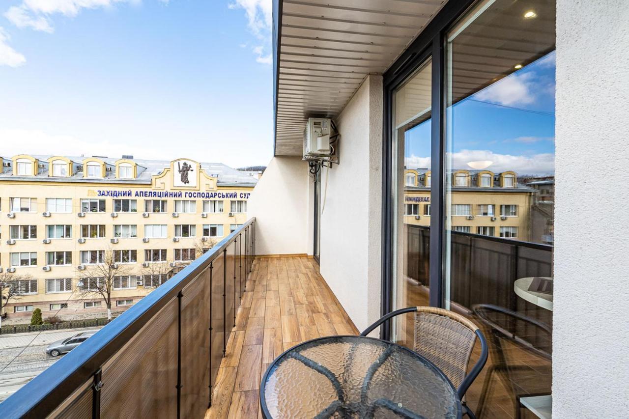 Apartments “U Prawnika” Lviv Exteriör bild